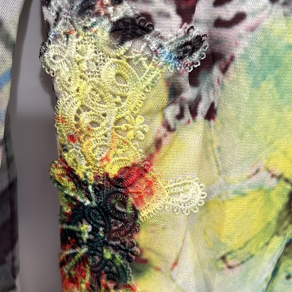 Colorful top - Picture 5 of 5